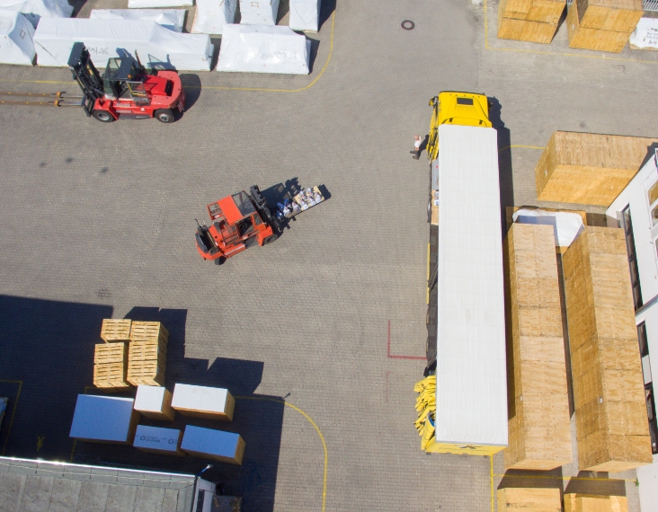 DEUFOL-Gefahrgutservice beim Verladen von Gütern