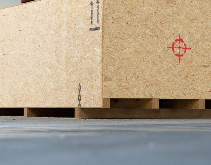 DEUFOL-Exportverpackung in Lagerhalle