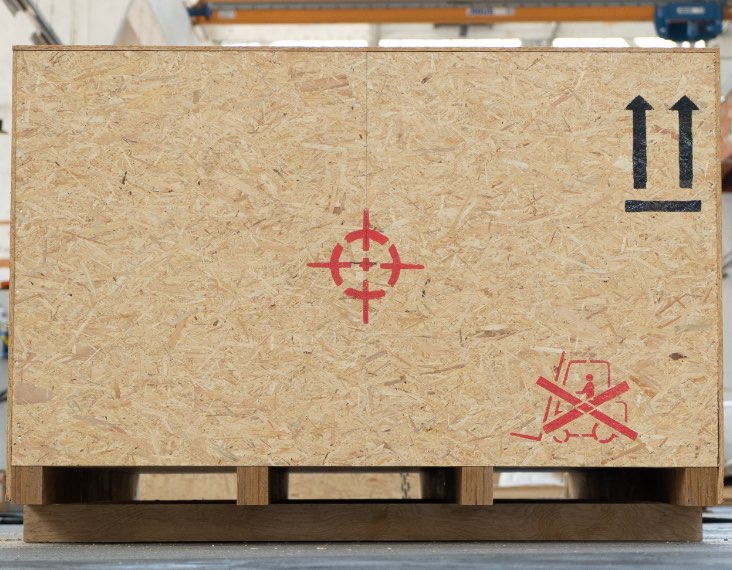 DEUFOL-Exportverpackung in Lagerhalle