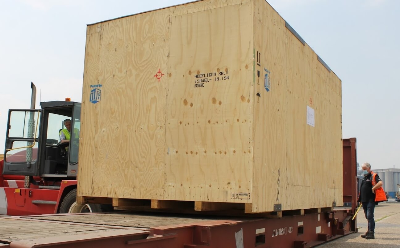 8-tips-for-shipping-large-and-heavy-goods-DEUFOL-002