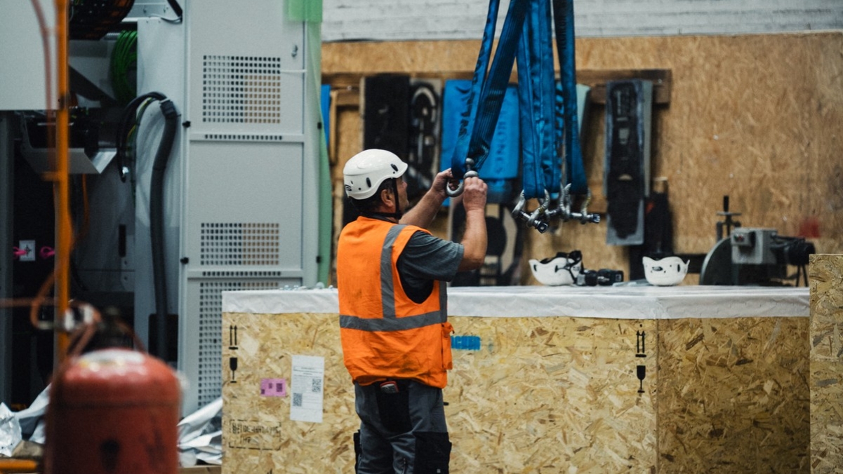 DEUFOL-moves-high-tech-production-line-002